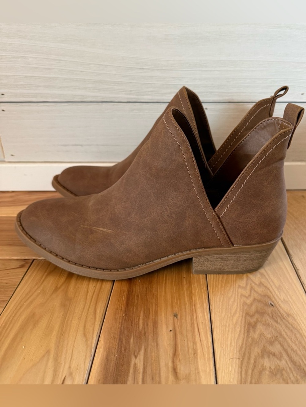 Universal Thread Shoes - Picture 6 of 9